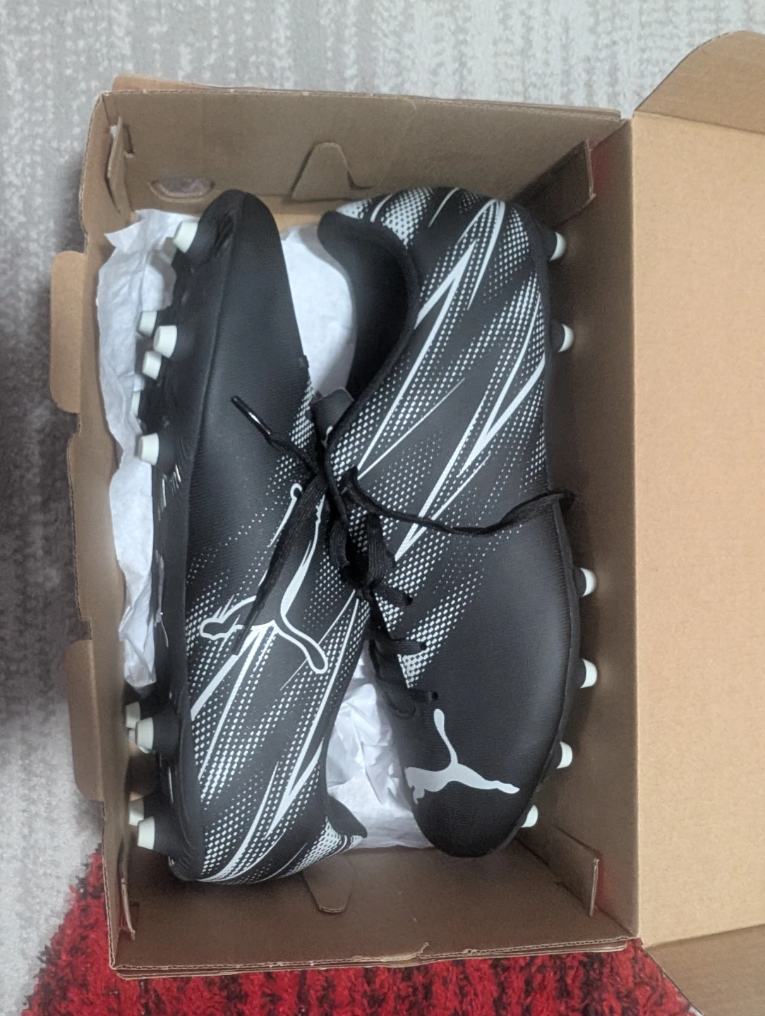 US Size 12 Men's Soccer Cleats - photo 2