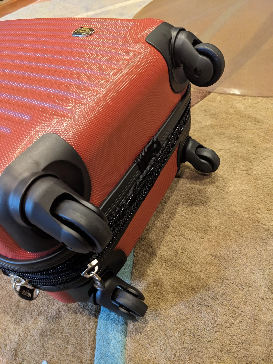 ⚽ Brand New Heys Red Carry-On Luggage - photo 4