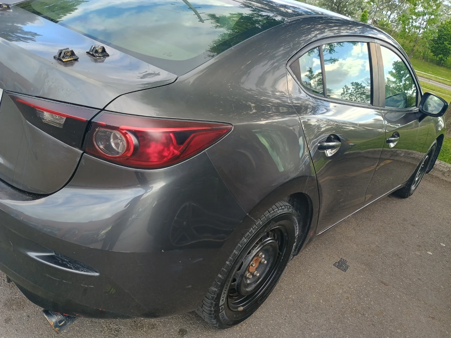 2018 Mazda3 Safety Certified+Carfax + winter tires included - photo 4