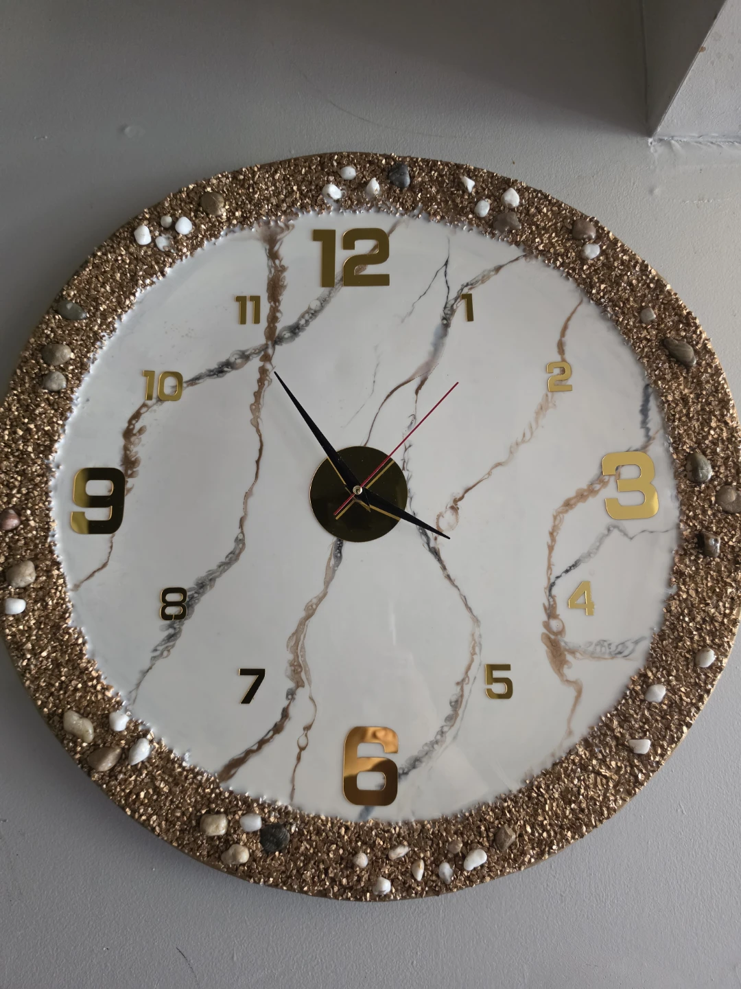 Wall Clock with Gold and White Marble Design - photo 4