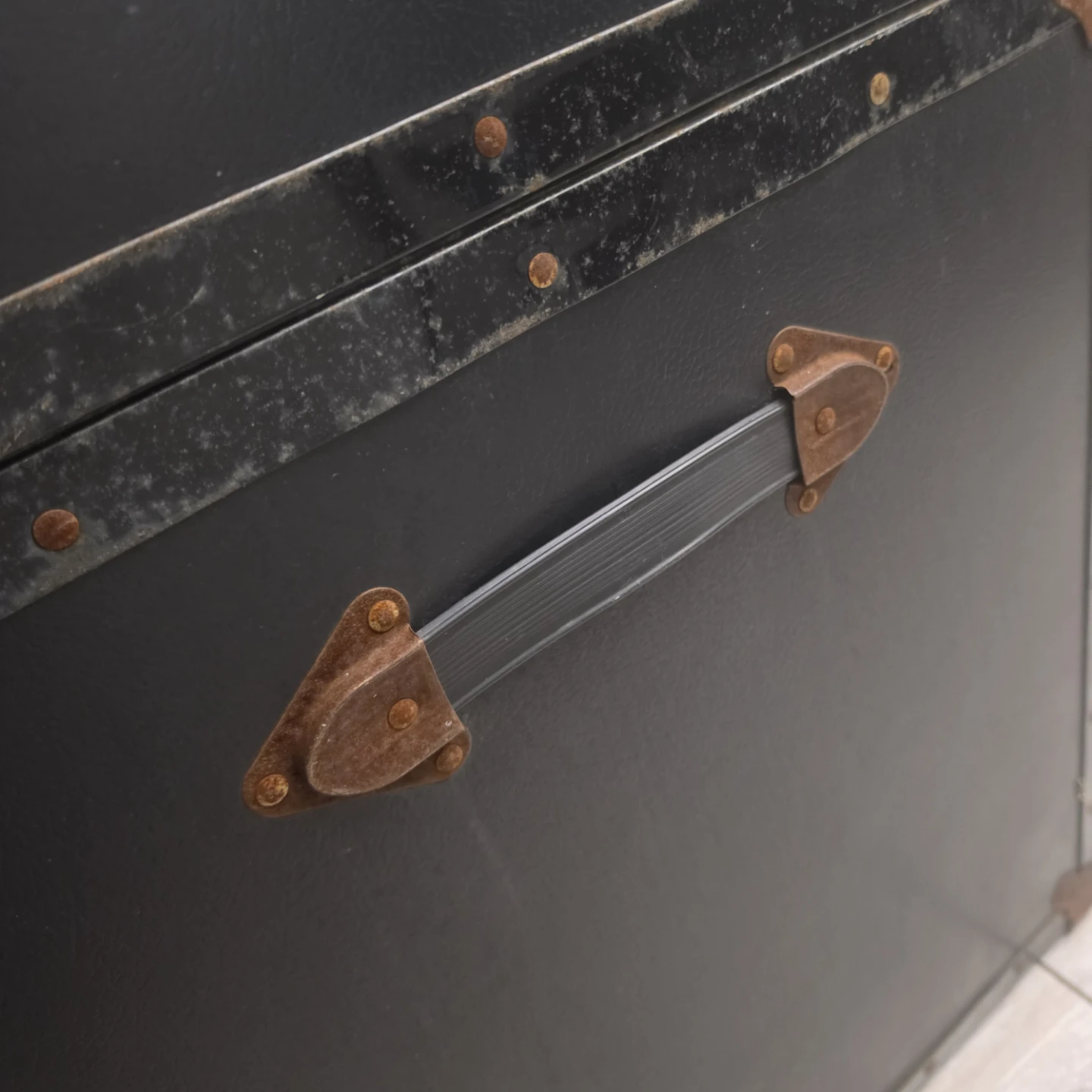 Vintage Steamer Trunk - photo 5