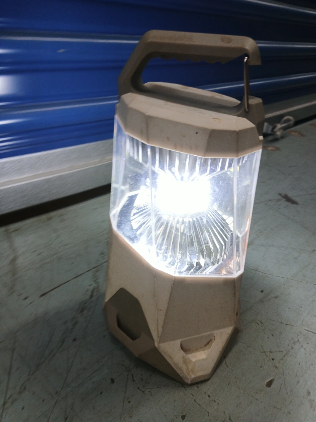 HALO Lantern 10 inches rechargeable