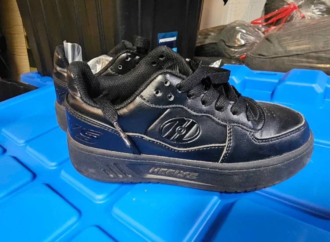 Black Heelys Shoes - photo 2