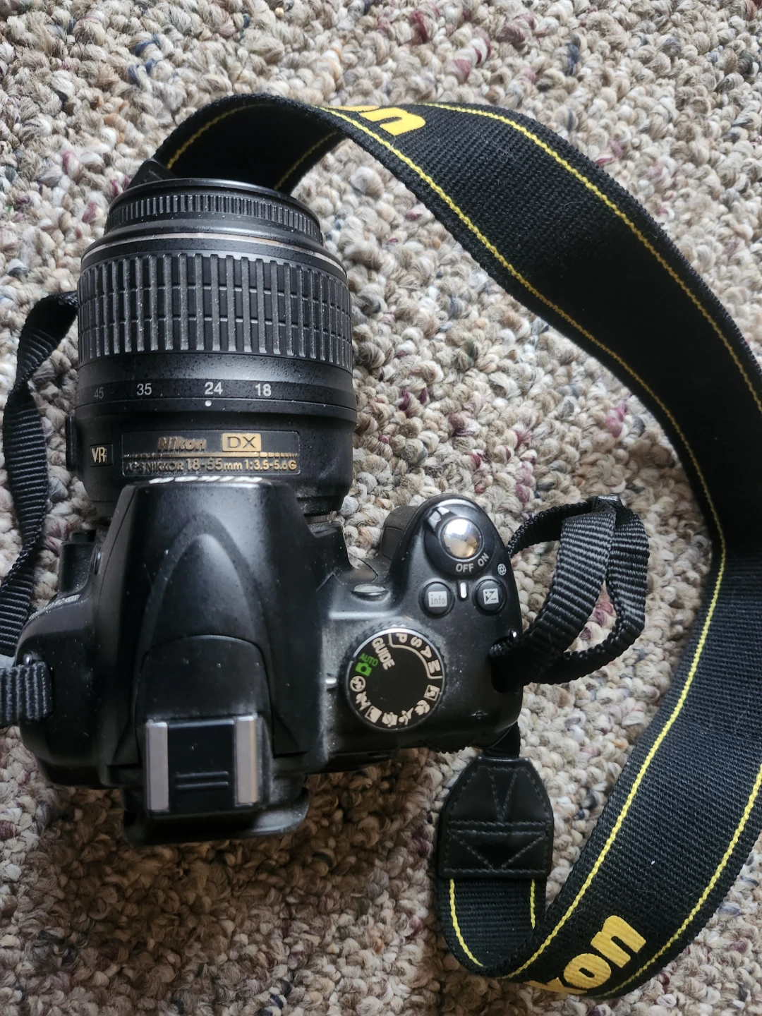 Nikon D3000 DSLR Camera with 18-55mm VR Lens - photo 2