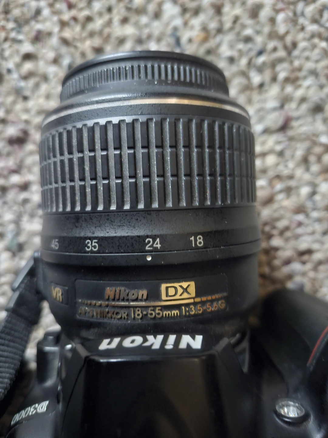 Nikon D3000 DSLR Camera with 18-55mm VR Lens - photo 5