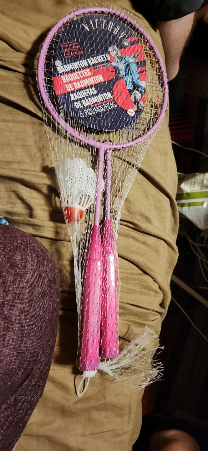 Victory Badminton Rackets Set with Shuttlecock