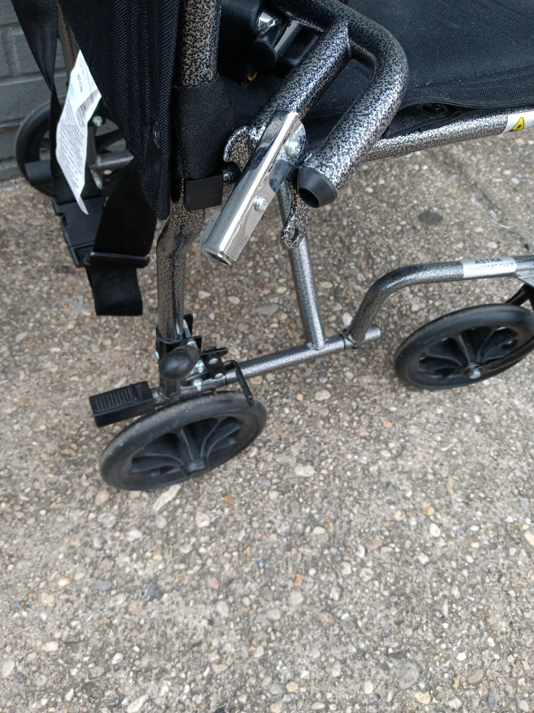 Medium Size lightweight Wheelchair - photo 2