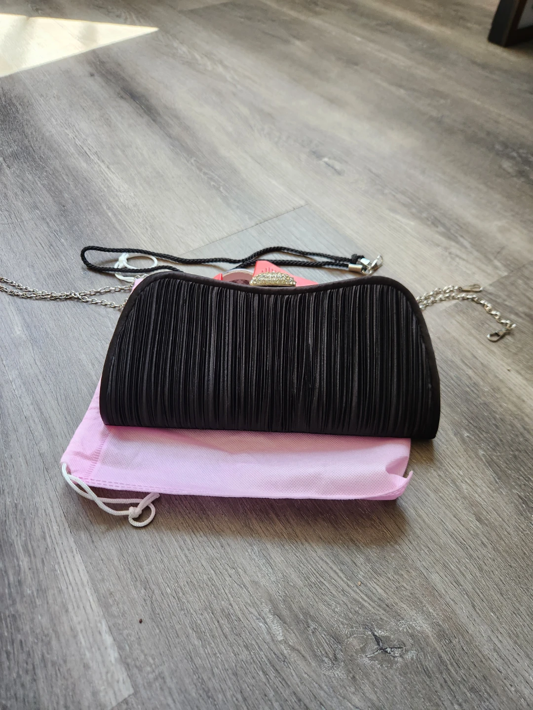 Black Pleated Clutch Evening Bag with Chain Strap ⚽