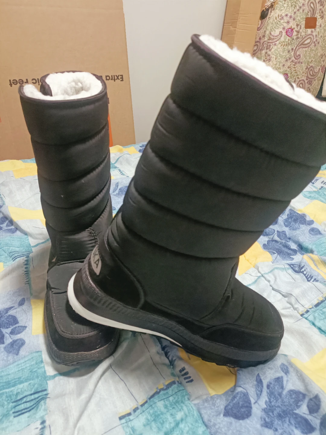 Black Puffer Winter Boots with Shearling Lining