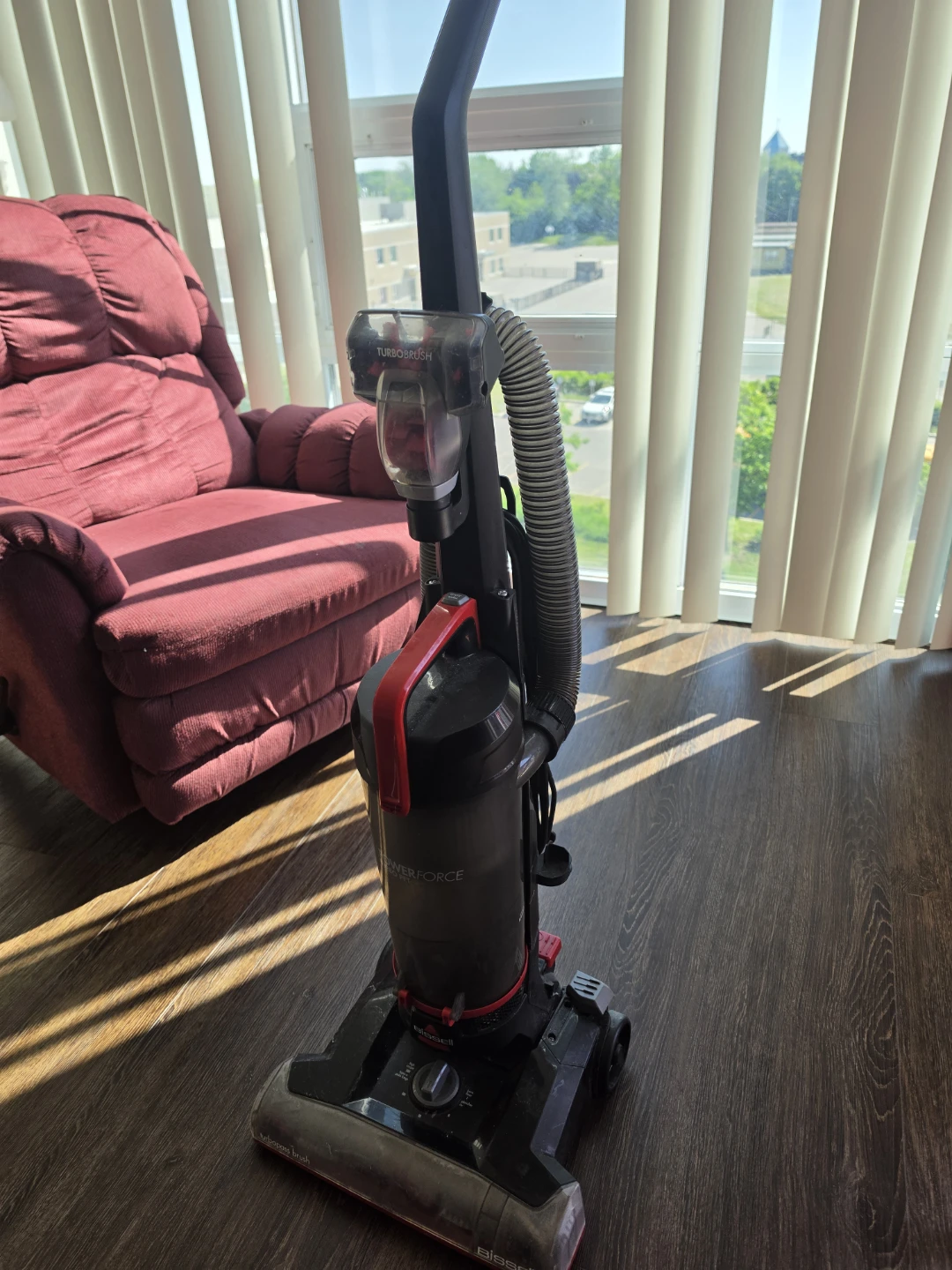 Bissell PowerForce Turbo Pet Vacuum Cleaner - photo 2
