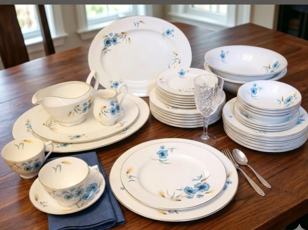 Vintage 1950s Royal Albert Bone China Set - Cornflower Pattern - photo 2