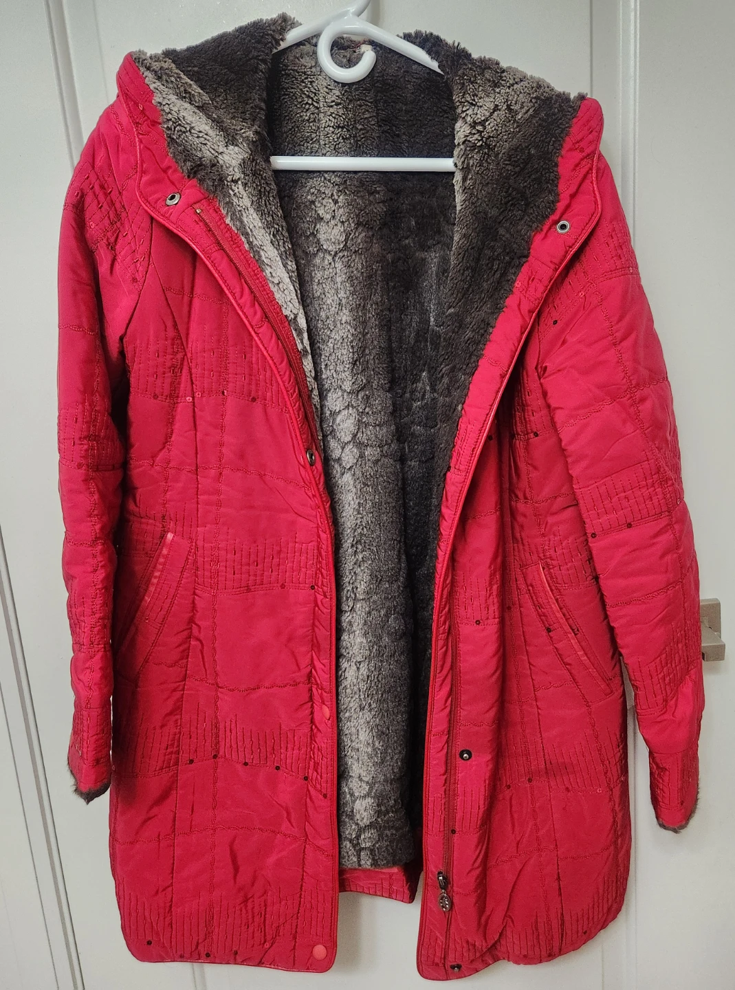 ⚽️ Red Quilted Hooded Winter Coat with Faux Fur Lining