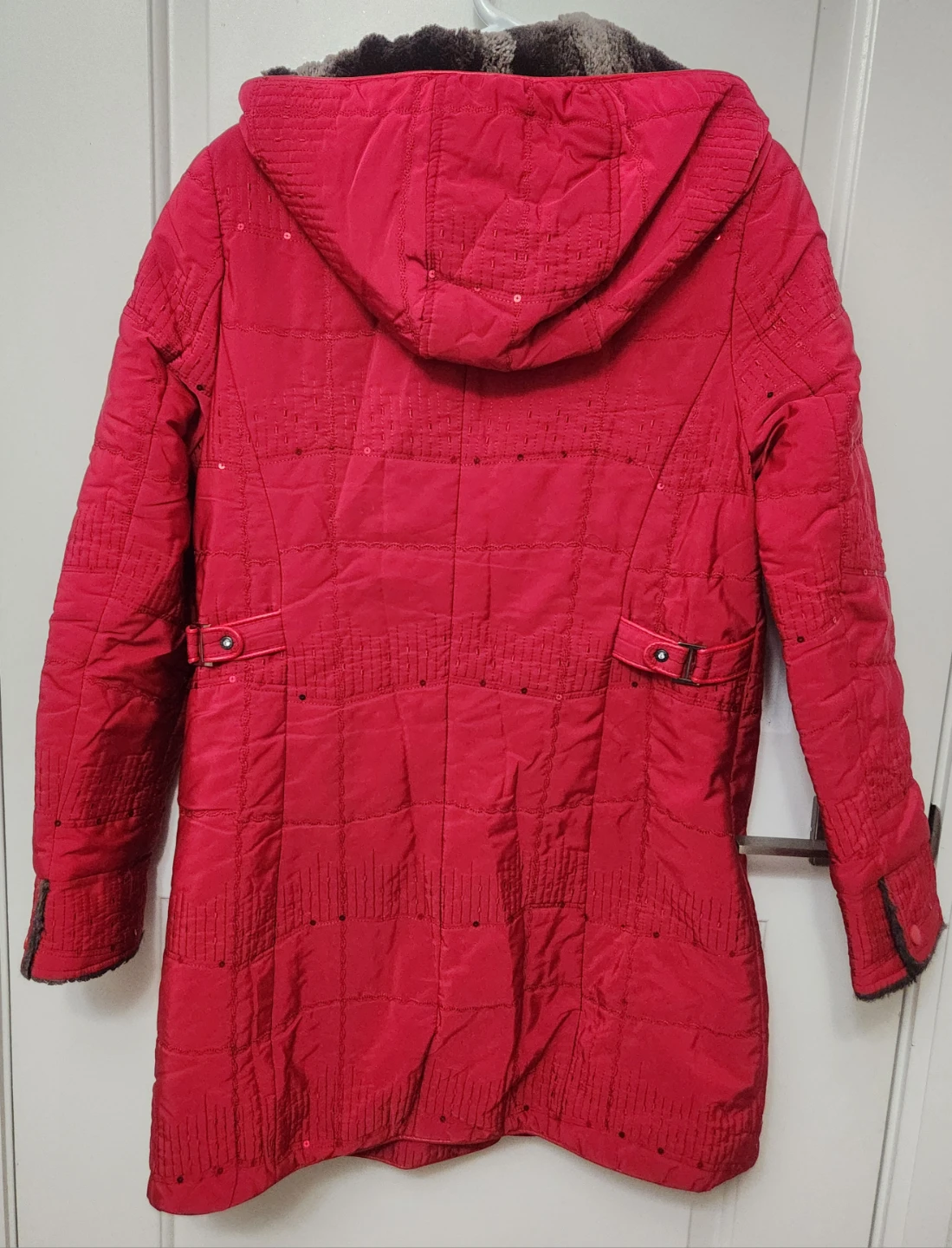 ⚽️ Red Quilted Hooded Winter Coat with Faux Fur Lining - photo 3