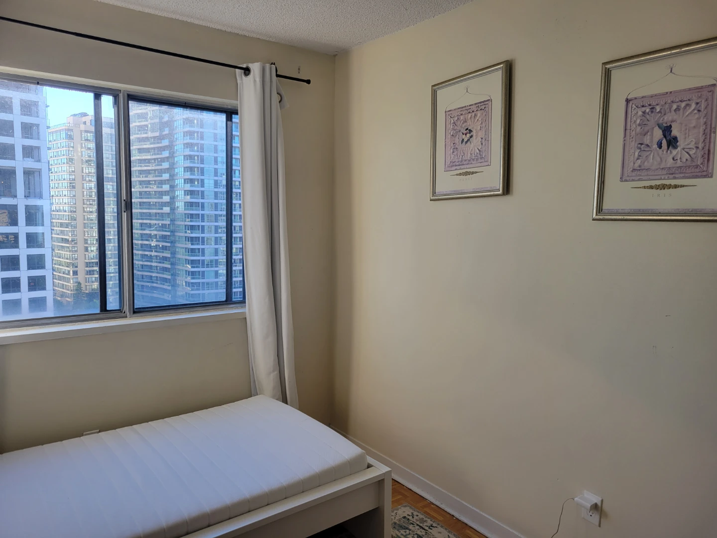 1 bedroom available in an apartment Square One area - photo 3