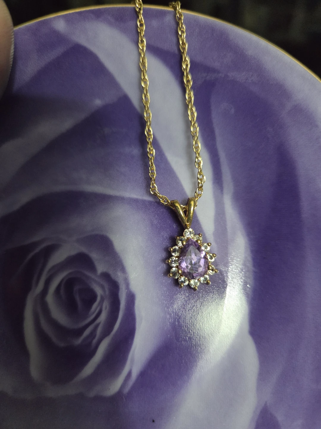 Gold Chain Necklace with Amethyst Pendant