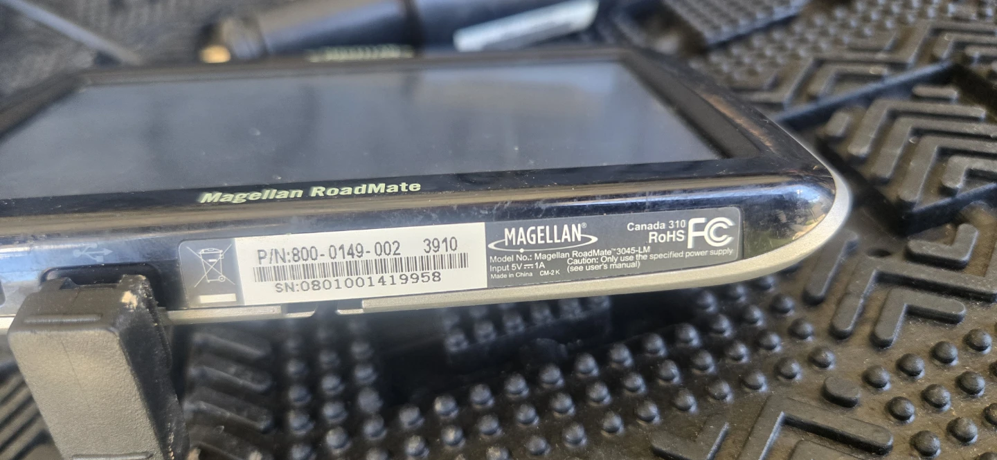 Magellan RoadMate 3045LM GPS - photo 3