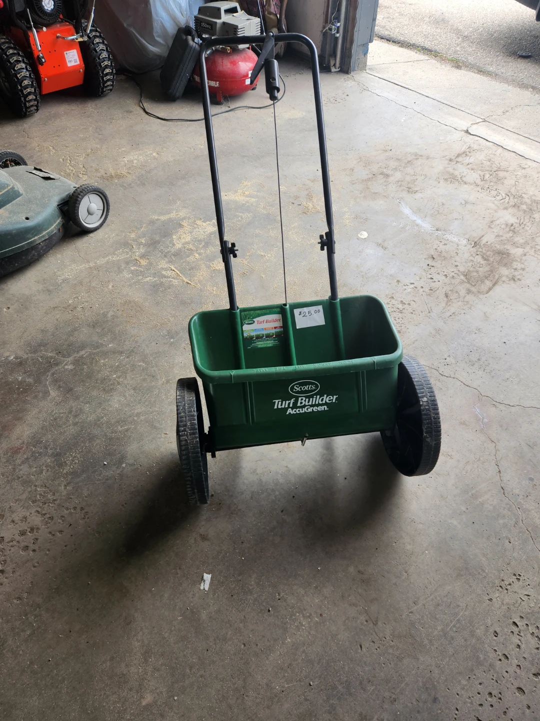 Scotts Turf Builder AccuGreen Broadcast Spreader