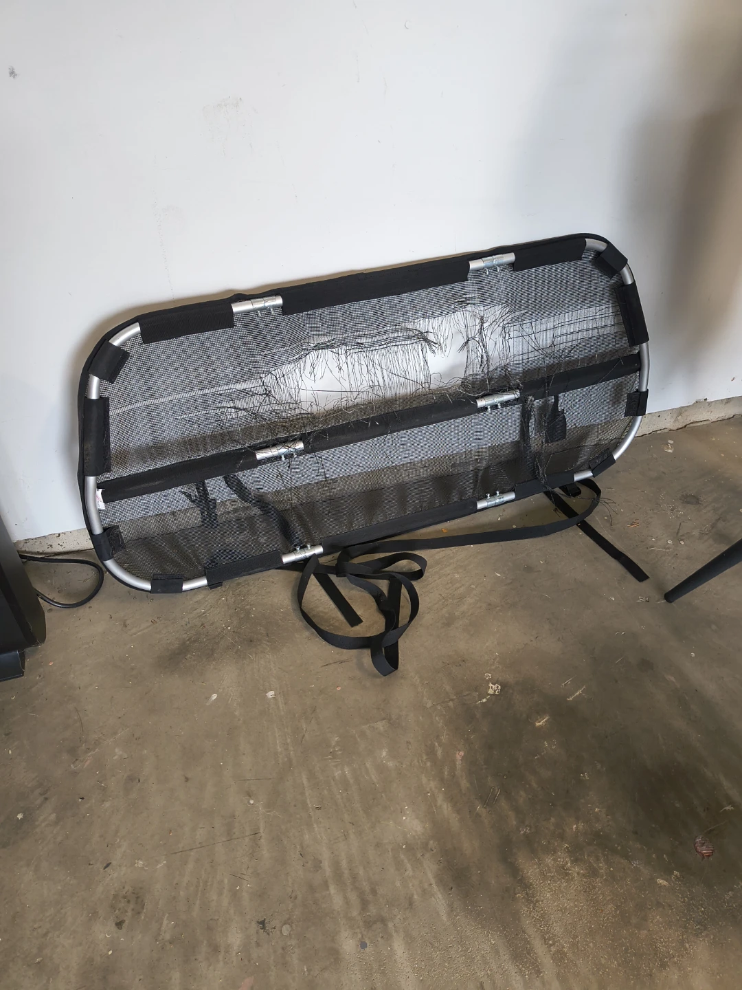 Cargo area divider