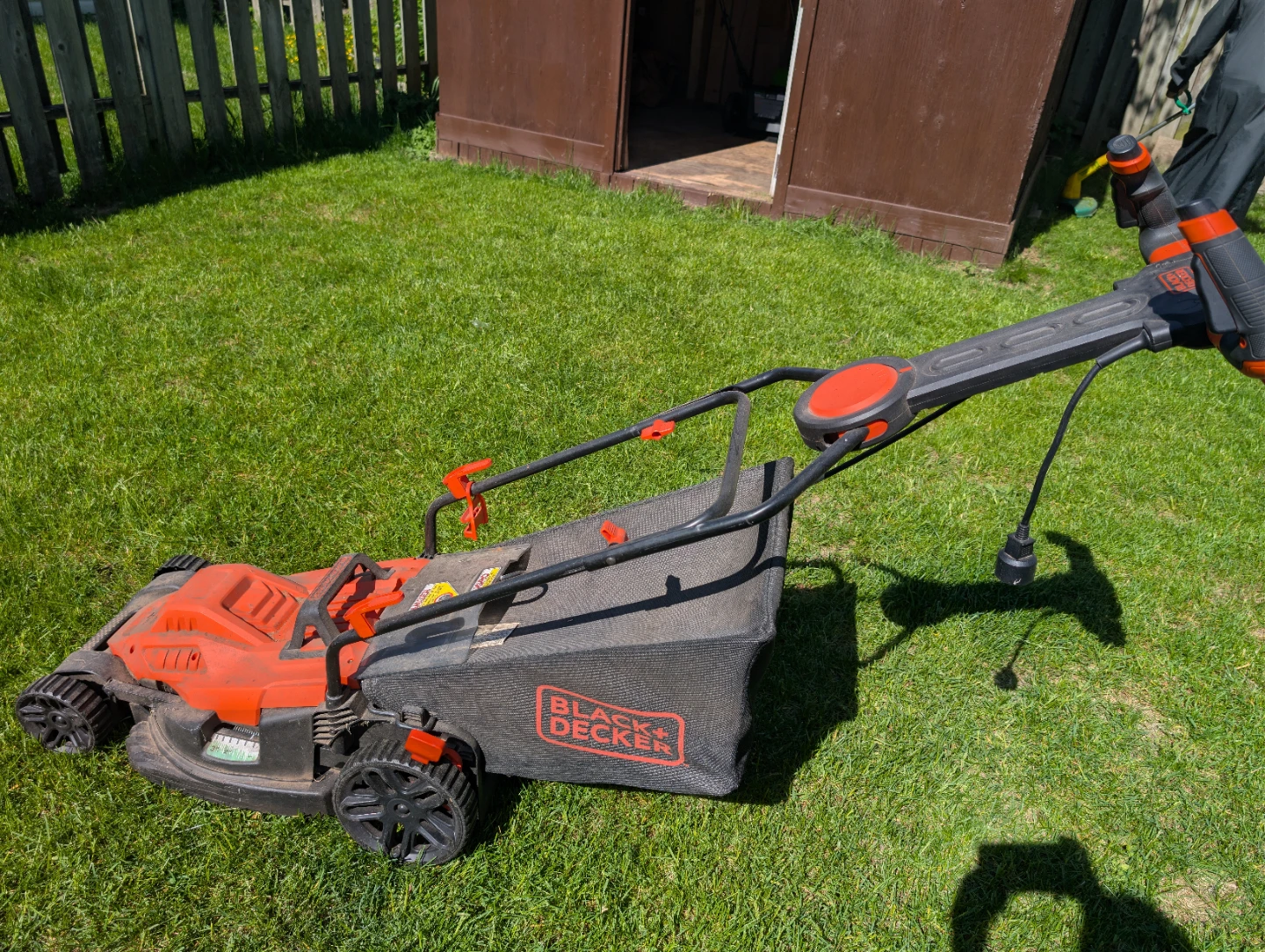 BLACK+DECKER Electric Lawn Mower - photo 2