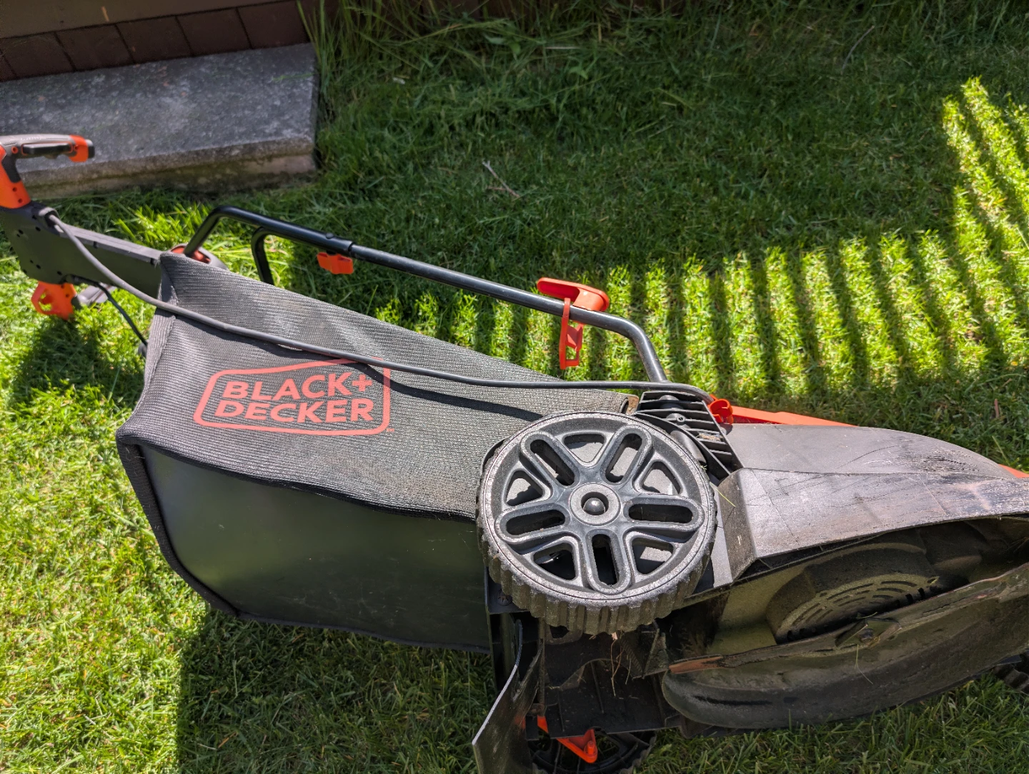 BLACK+DECKER Electric Lawn Mower - photo 5