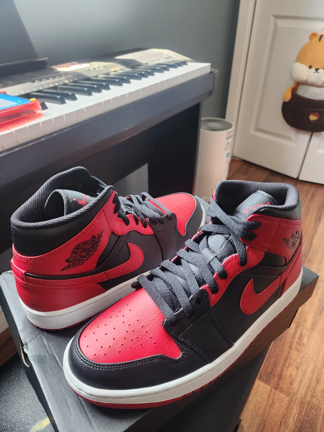 Air Jordan 1 Mid SE Shoes