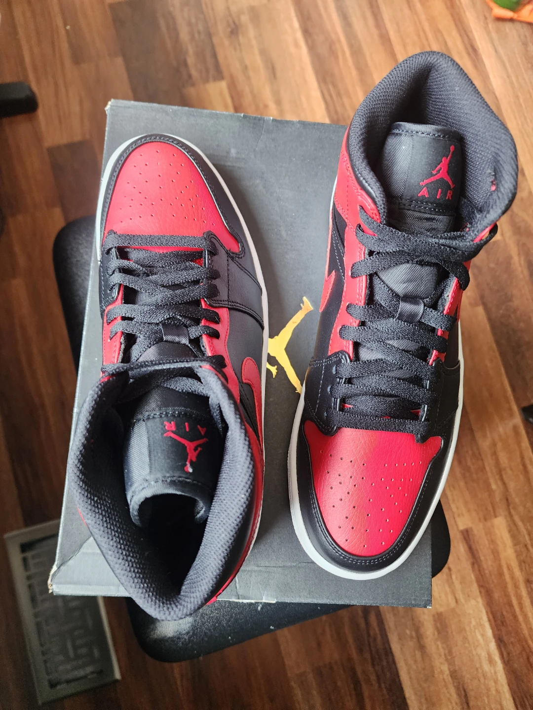 Air Jordan 1 Mid SE Shoes - photo 2
