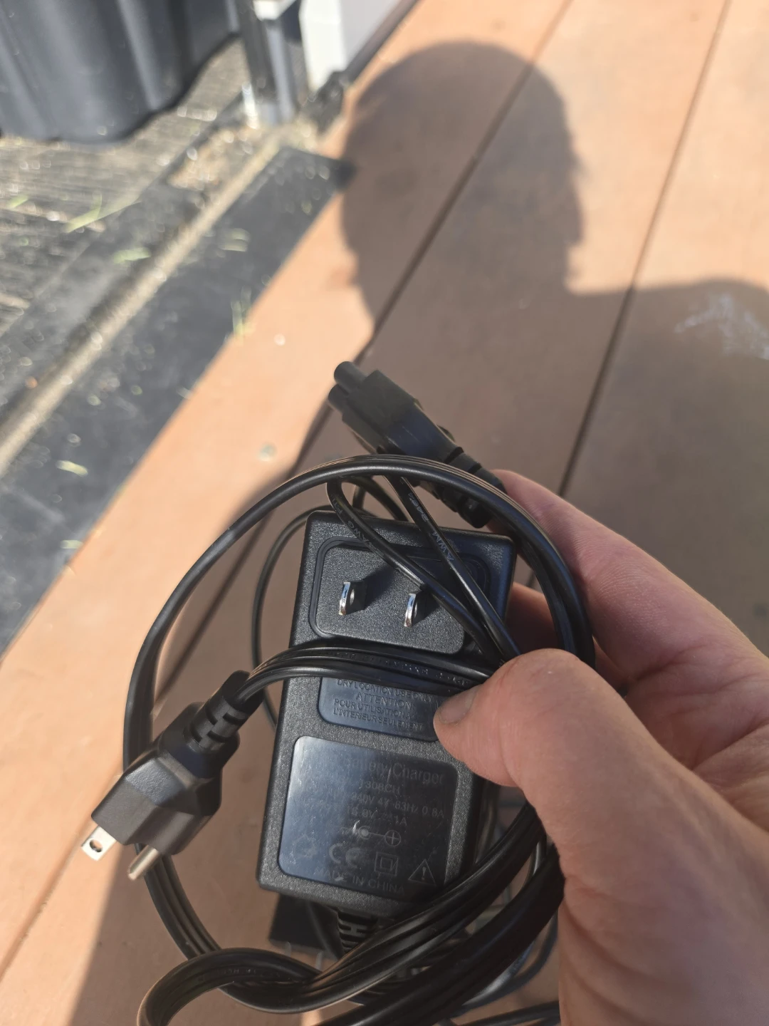 Laptop chargers and more - photo 3