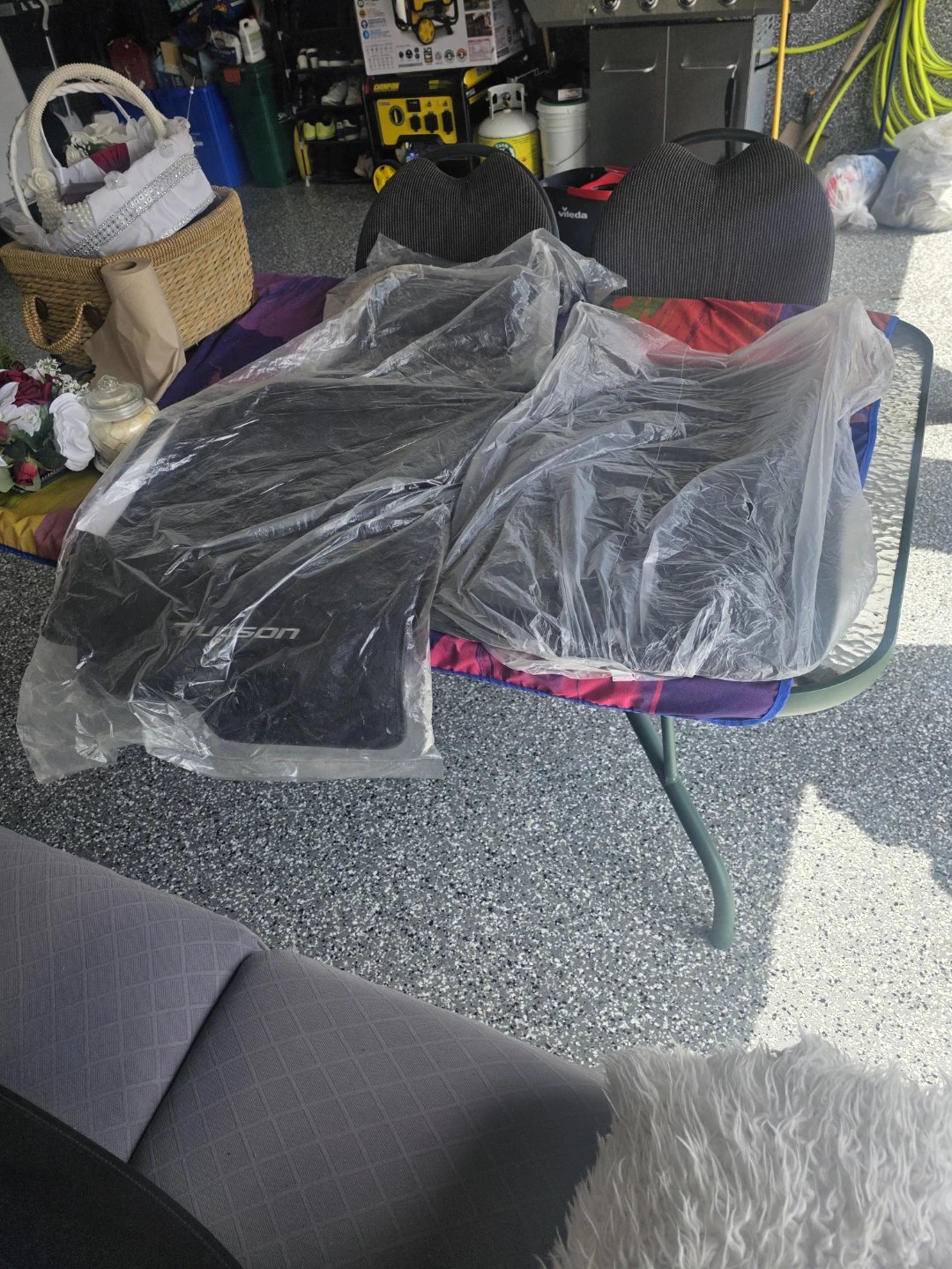 Hyundai Tucson Cargo Cover and Floor Mats