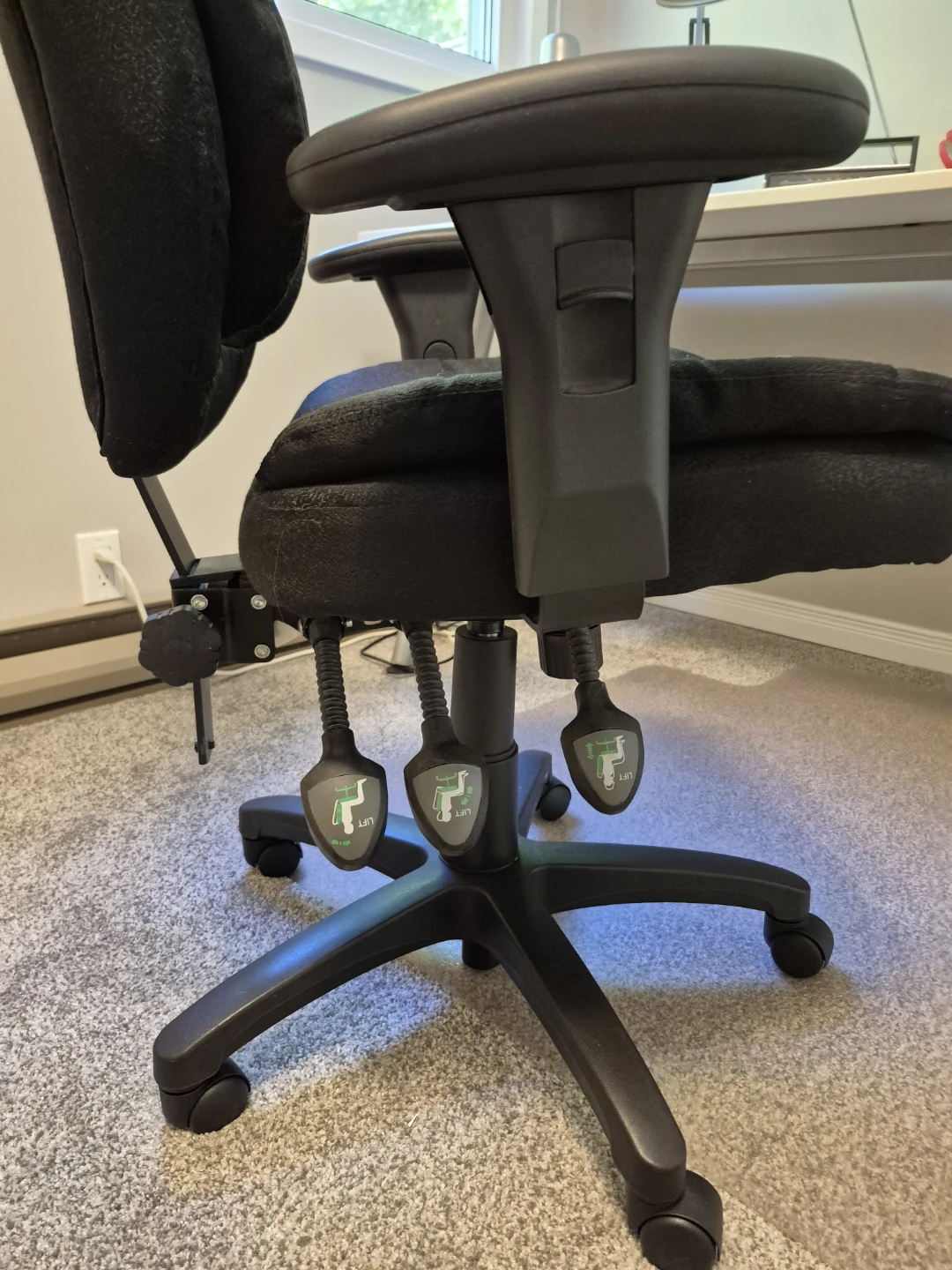 Black Office Chair - photo 2