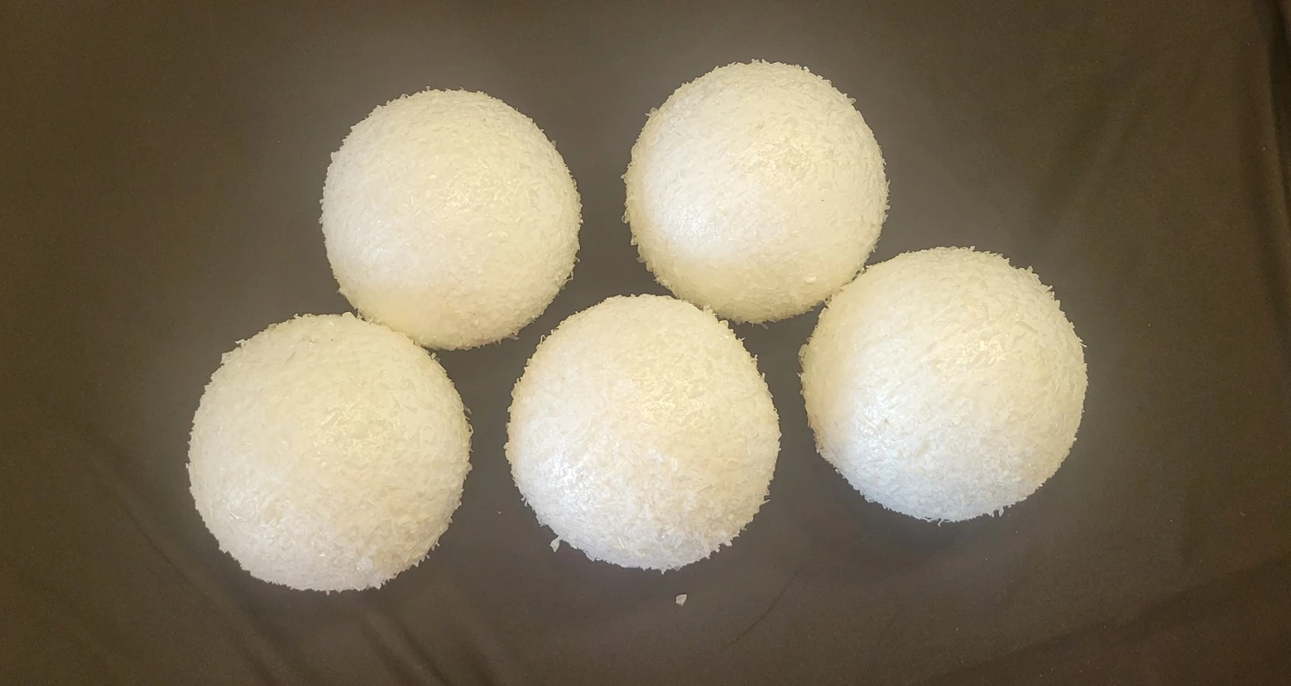 Set of 5 White Spheres ⚽