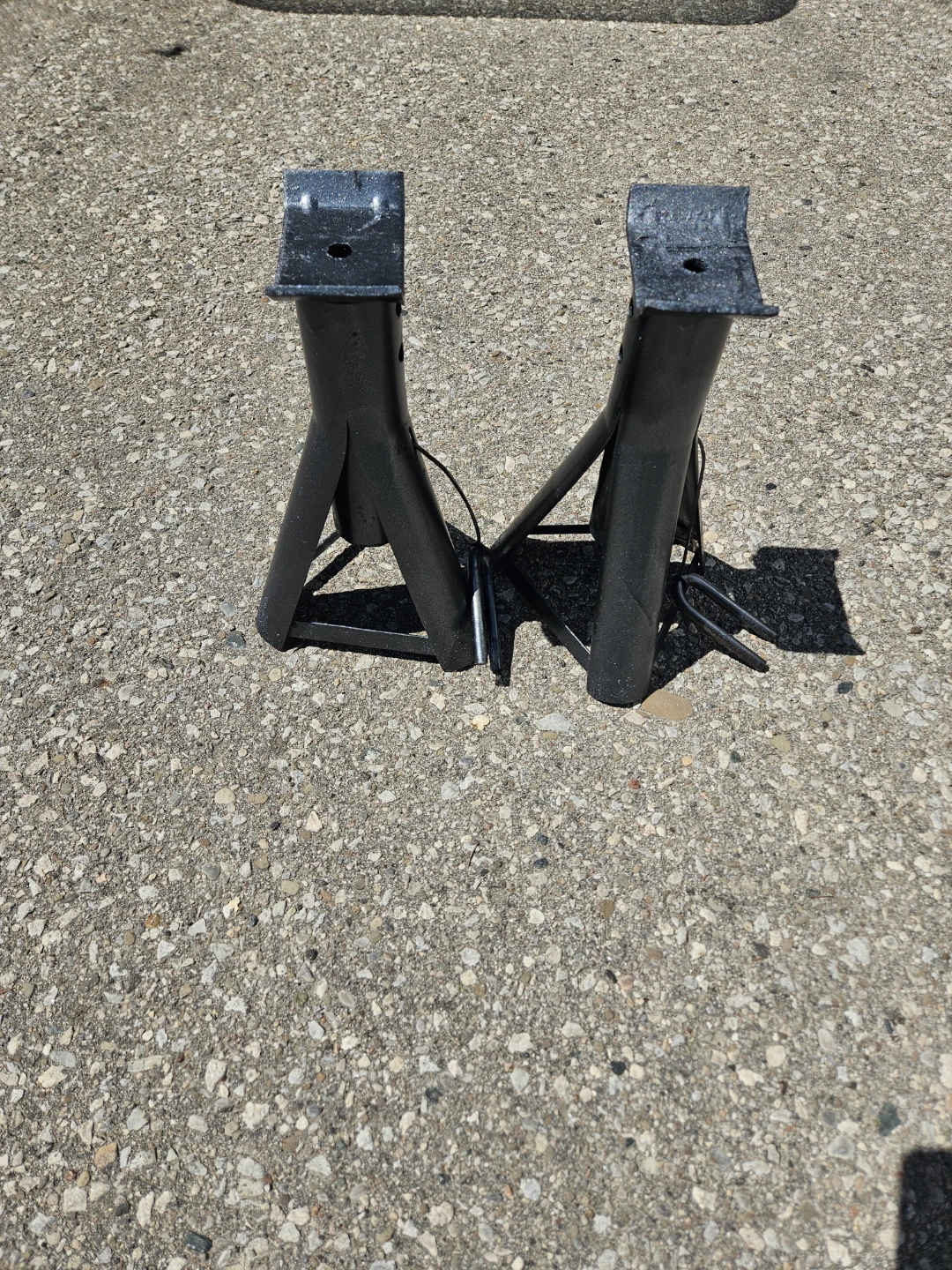 Pair of Black Jack Stands - photo 2