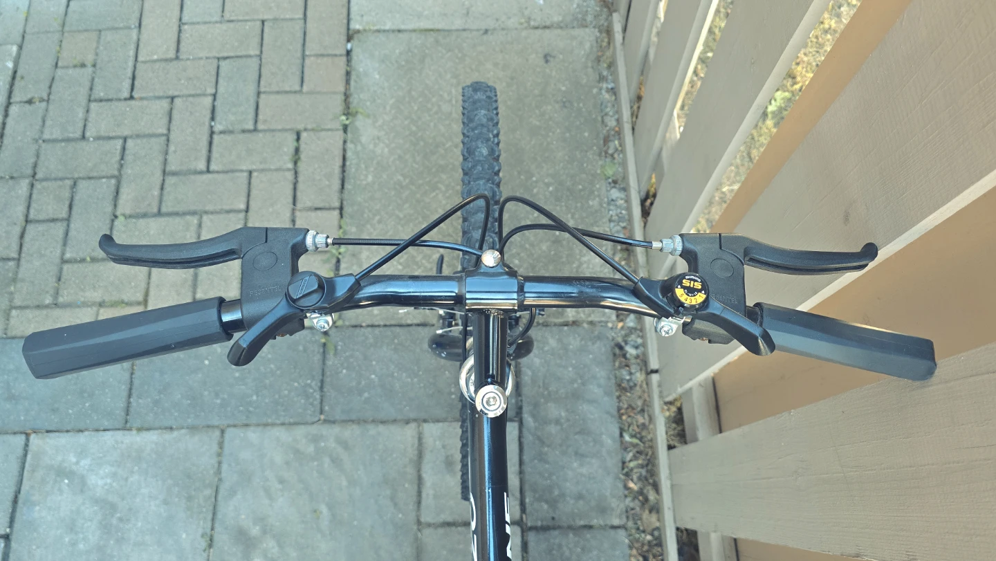 Phoenix Ozone Mountain Bike (26" Wheels, Shimano SIS Drivetrain) - photo 3