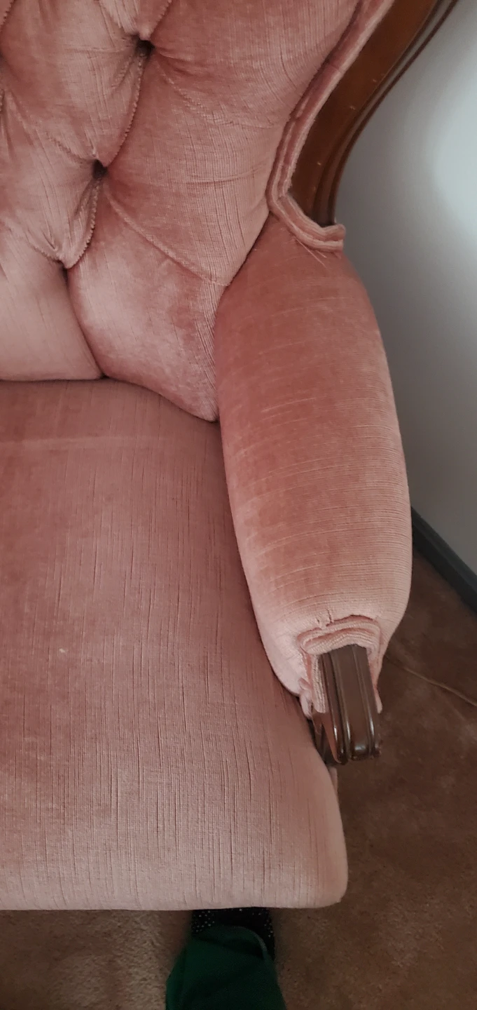 Pink Velvet Tufted Accent Chair - photo 2