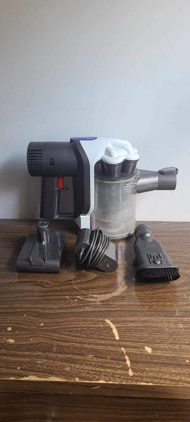 Dyson DC 30 Cordless Vacuum Cleaner Main Body Only White - photo 3