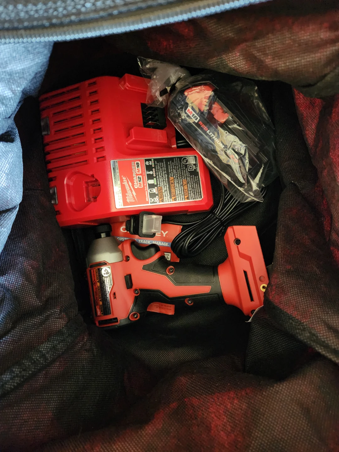 Milwaukee M18 1/4" Hex Impact Driver Kit - photo 2
