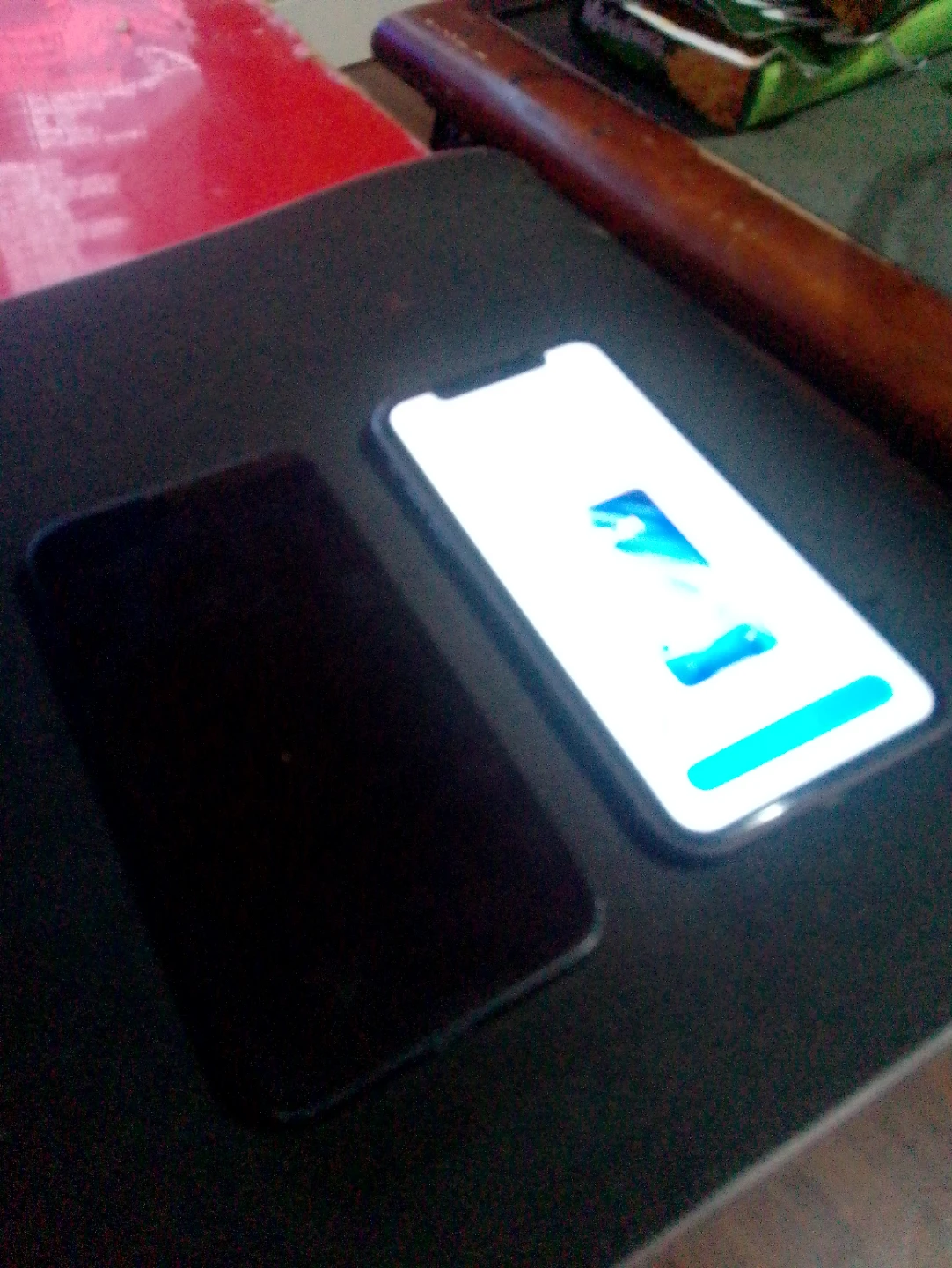 iPhones for parts - photo 2