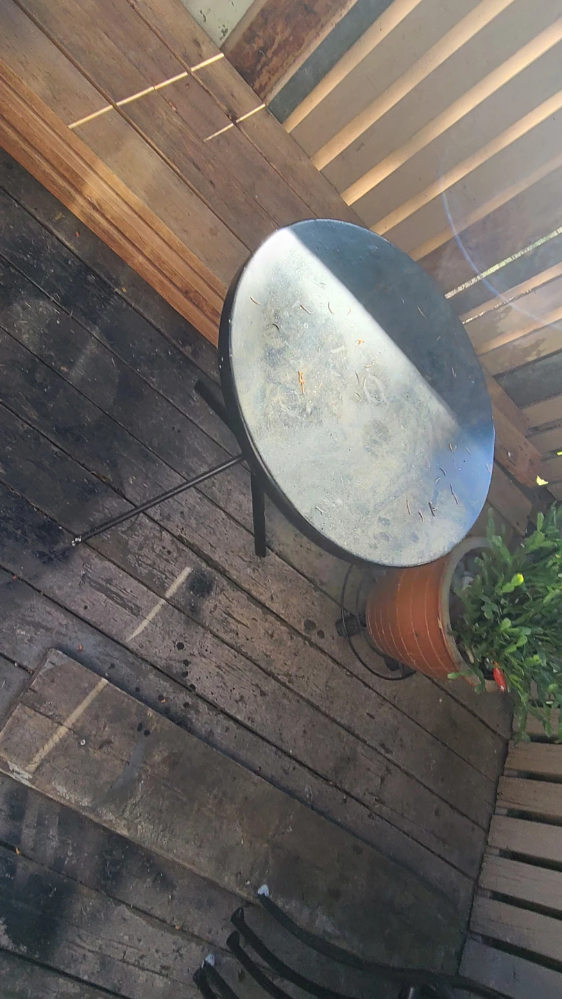 Round patio table and stackable chairs - photo 4