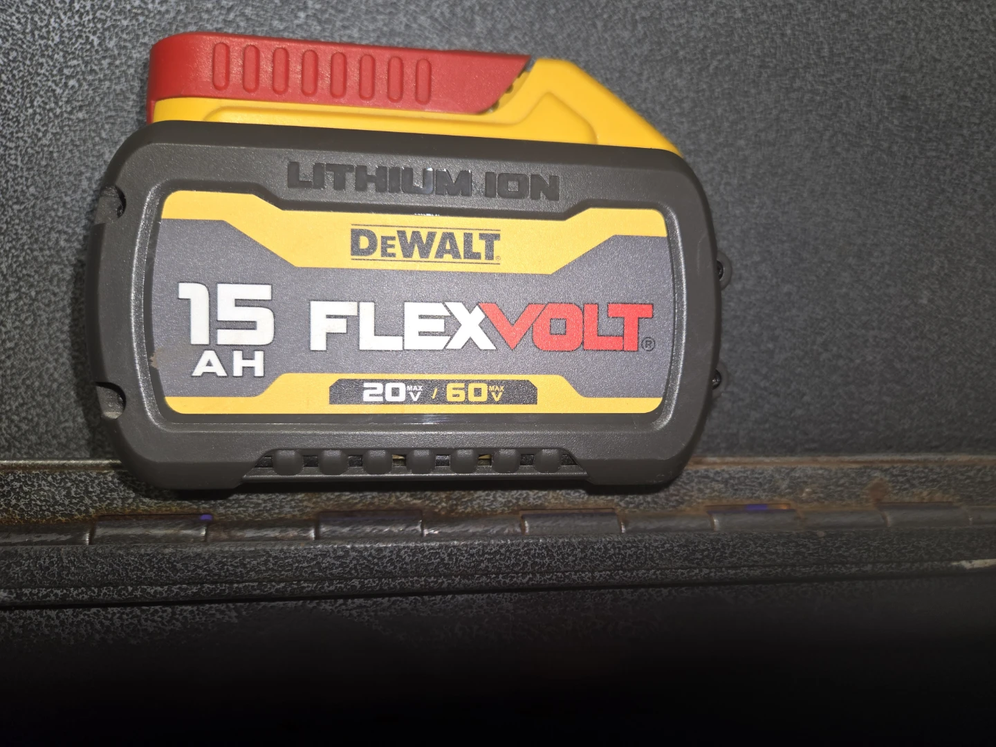2x DeWalt 20V/60V MAX FLEXVOLT 15 AH Lithium Ion Batteries