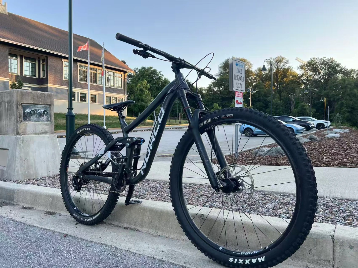 Norco Range Full Suspension Mountain Bike