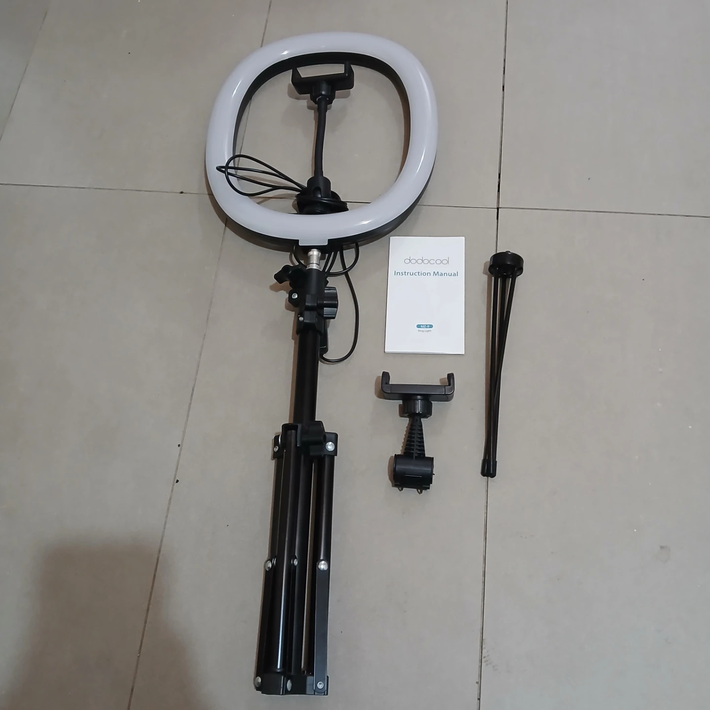 ⚽ Dodocool Ring Light with Tripod and Phone Mount