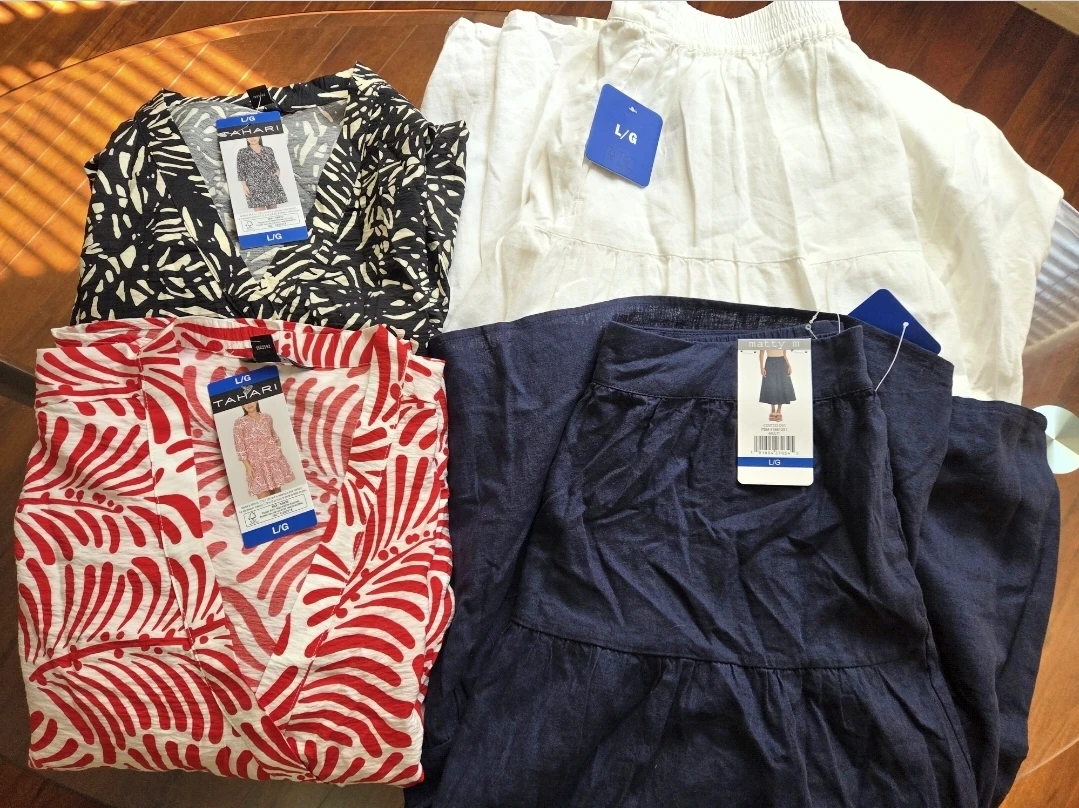 Bundle of women's L/G tops and sweaters - photo 2