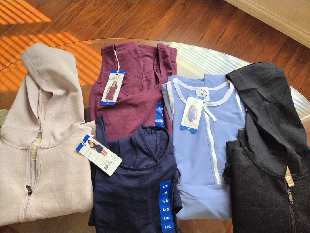 Bundle of women's L/G tops and sweaters - photo 3