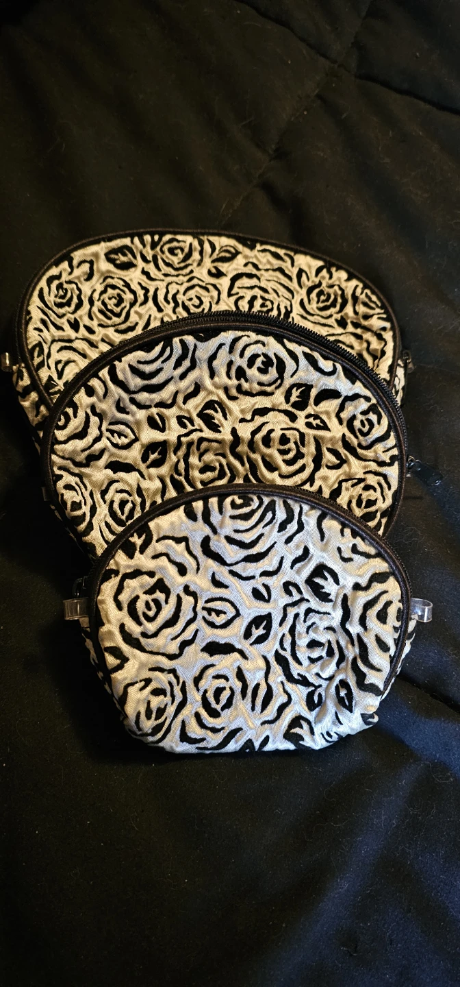 Set of 3 Cosmetic Bags with Rose Pattern