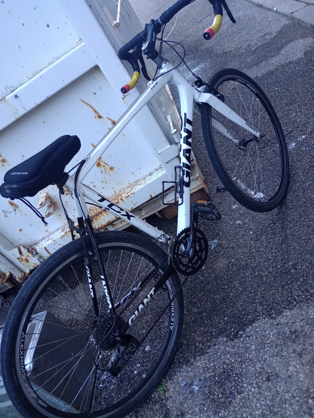 Giant TCX White Hybrid Bike