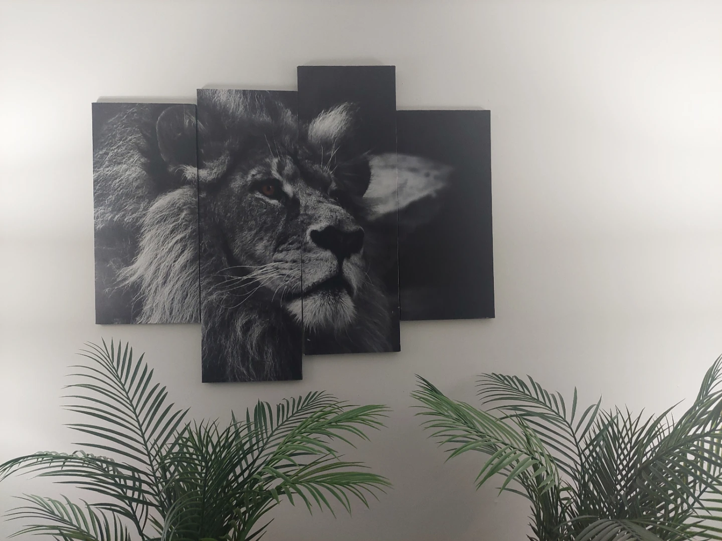 Moving Sale -Lion Head Canvas Wall Art - photo 3