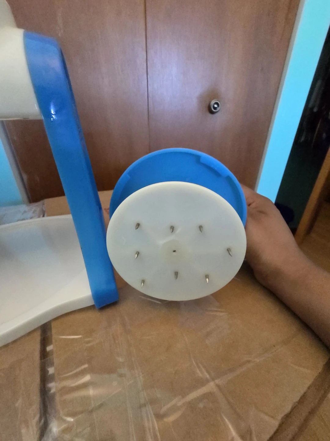 Blue and White Manual Ice Shaver - photo 3
