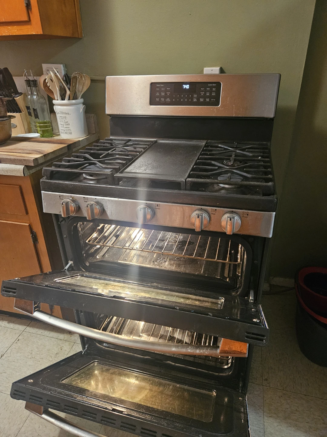 GE Gas Range with Griddle - photo 2