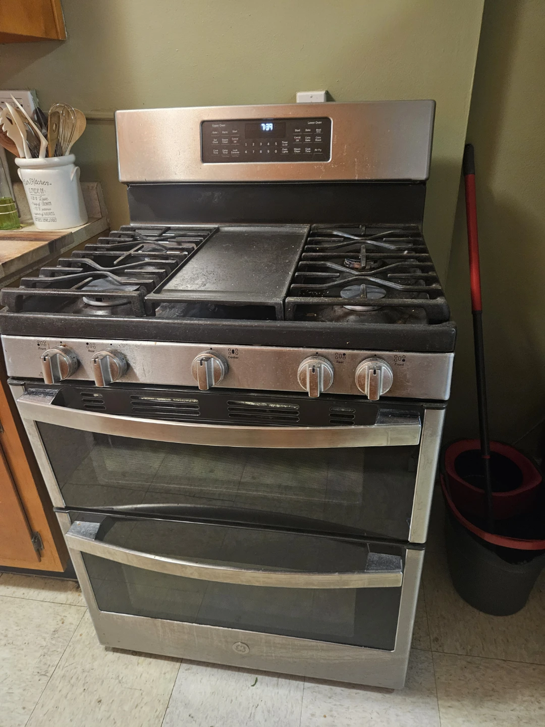 GE Gas Range with Griddle - photo 3