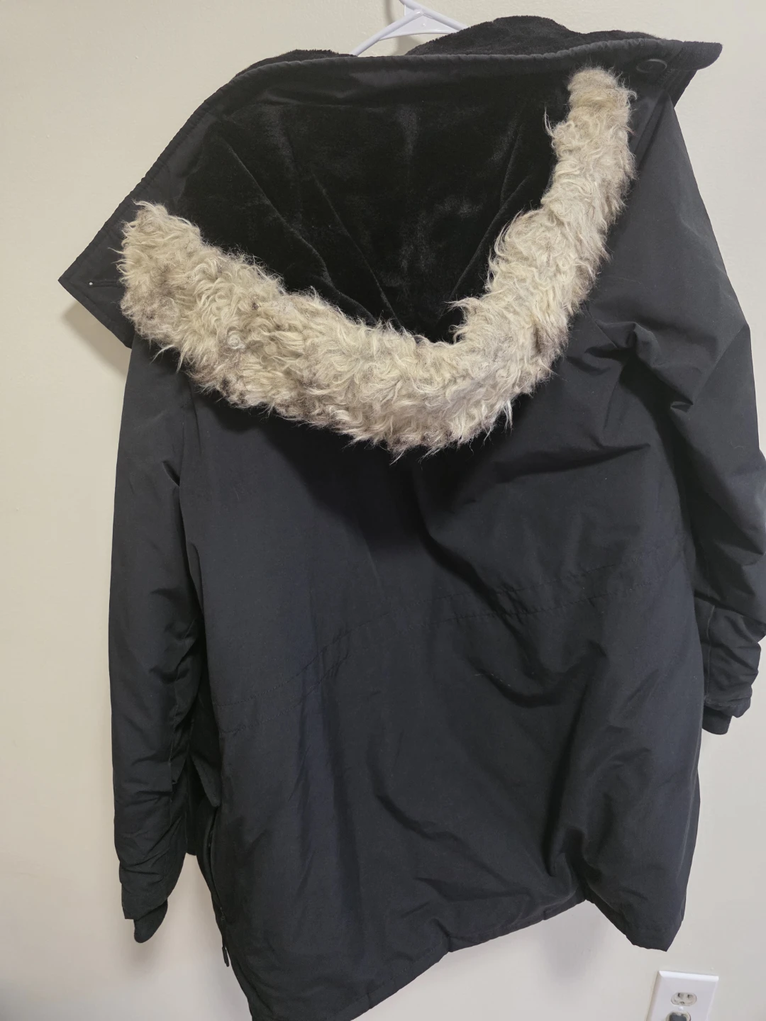 Abercrombie & Fitch Black Fur-Trimmed Parka - photo 5