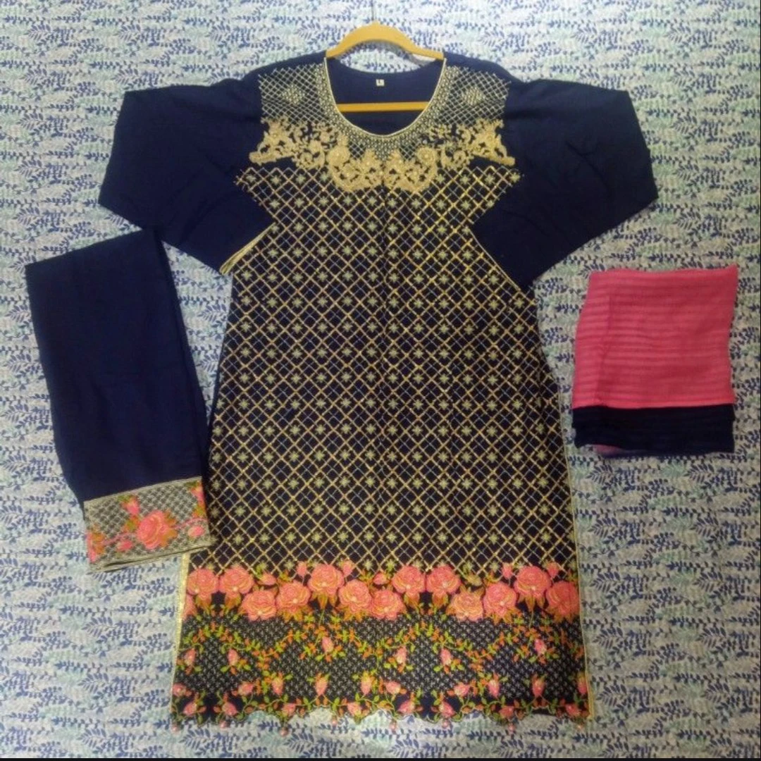 Navy Blue Embroidered 3-Piece Suit with Dupatta - L ⚽